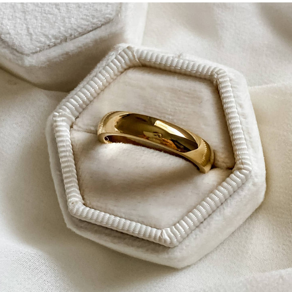 Jewelry - Gold Classic Medium Width Band Ring